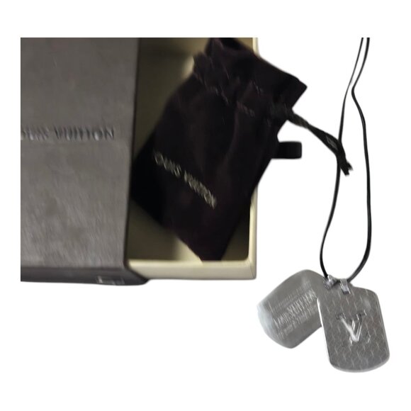 Louis Vuitton Box Pouch and Men's Dog Tag Necklace Preowned Excellent condition - Picture 1 of 5